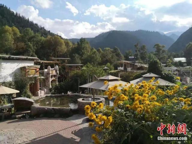 这对60后夫妻隐居山林16年，过着人们最“向往的生活”