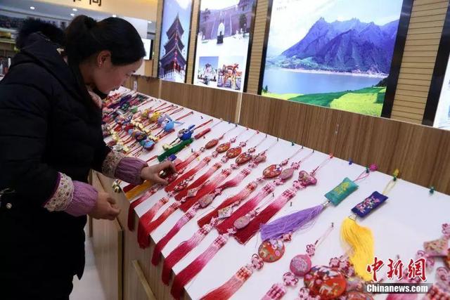 这对60后夫妻隐居山林16年，过着人们最“向往的生活”