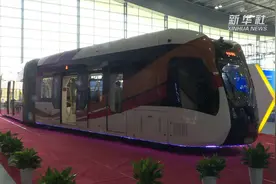 智能虚拟轨道列车充电10分钟续航25公里视频封面