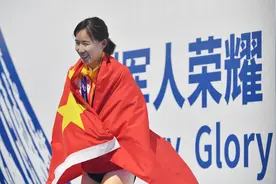 公路自行车——女子公路个人赛：赵茜沙夺冠图片