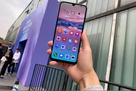 荣耀20青春版首发评测：集“才华与美貌”于一身的颜价比手机图片