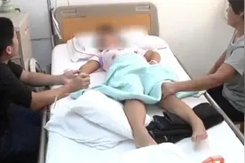压腿惹的祸？6岁女童舞蹈课上出意外，脊髓损伤致瘫痪，妈妈痛哭视频封面