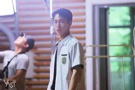 《偶然发现的一天》白经外冷内热魅力爆发 李宰旭幕后拍摄花絮大公开图片