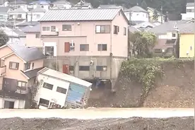 日本遭暴雨侵袭！道路被淹，两个水库紧急放水，成田机场航班转降
