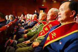 退休不褪色，“一级战斗英雄”史光柱等被评为“北京军休榜样”视频封面