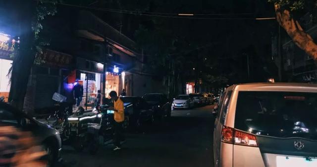 开在平民区的海鲜烧烤档！十多年来治愈无数深夜的躁动