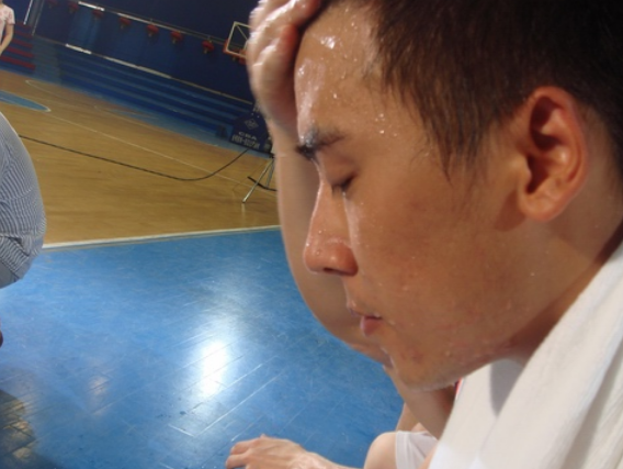 吃饭出汗一辈子白干什么意思,农村俗语"吃饭流汗,一辈子白干"啥意思?