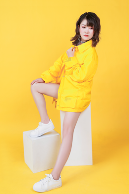 新锐模特侯优优对时尚的用心姿态