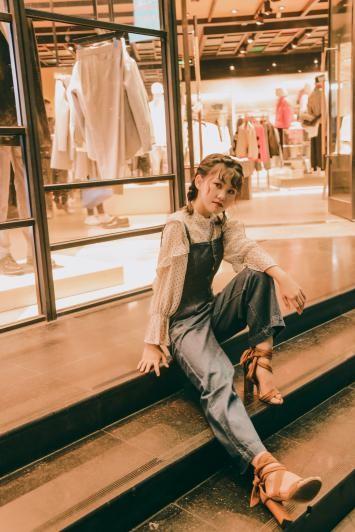 新锐模特侯优优对时尚的用心姿态