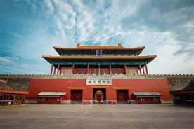 故宫在玄武门前摆了一堆巨型御猫！友情提醒：科学撸猫，请勿攀爬图片