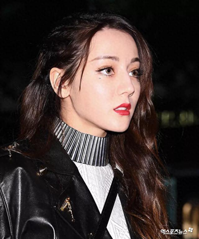 闪闪花花逾期，真的没整容,只是换了个眼妆的说说 配图14