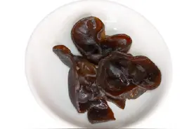 木耳泡久了会中毒？图片