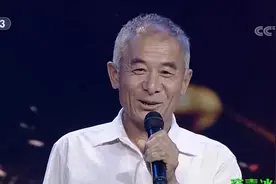 越战越勇：时隔35年与初恋情人网络重逢，爱情的火花再次重燃！视频封面