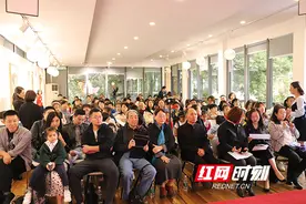 回望童年 著名作家叶广芩做客长沙图片