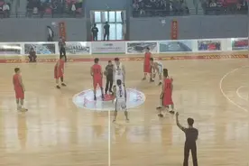 滚动|CBA高标准篮球馆、羽毛球馆、游泳馆三馆合一，梅州五华威光体育馆全面开放视频封面