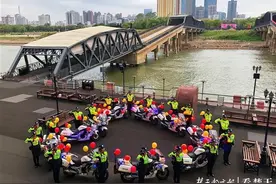 “2019汉警集体婚礼”在知音号上举行，41对汉警新人喜结良缘图片