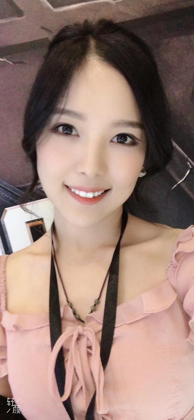 DNF联赛DPL开启，美女解说太抢眼，真实身份是DNF一姐？