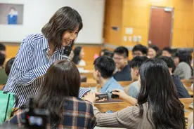 A-Lin自爆签唱会只来5人，分享心得：保持热情，不要放弃图片