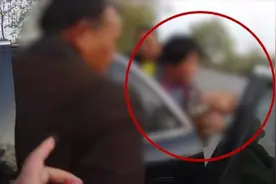 一岁幼童误食毒鼠强，交警拉响警笛送医视频封面