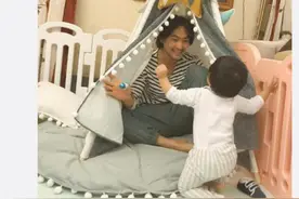 袁弘亲手为儿子搭帐篷 张歆艺：幸福不过如此吧图片