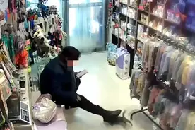 揪心！吉林一女子退猫遭拒 当众暴摔新买小猫并用脚踩视频封面