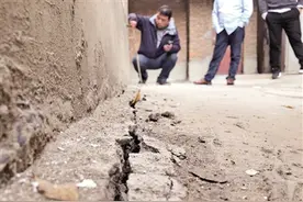 灞桥一小区地面沉降家中墙面开裂 物业：没有图纸无法鉴定图片