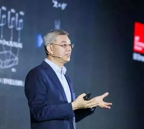任正非、徐直军等6大高管卸任华为子公司职务，任正非称华为交接班已完成多年