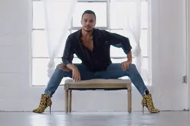 “辣妹男神”！这名男子穿高跟鞋跳舞，迷人舞步征服世界视频封面