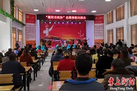 祁东渔鼓敲响衡鄯一家亲，衡阳文艺界政协委员赴鄯善送戏慰问图片