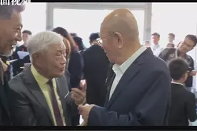 84岁电影明星牛犇与王铁成私聊 现场视频独家曝光视频封面
