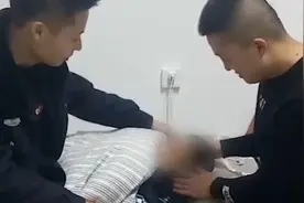 男童寒夜裸身走上国道，民警为其找家人视频封面