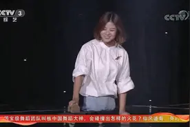 向幸福出发：截肢女孩滑板出行，身残志坚，乐观笑容感染全场视频封面