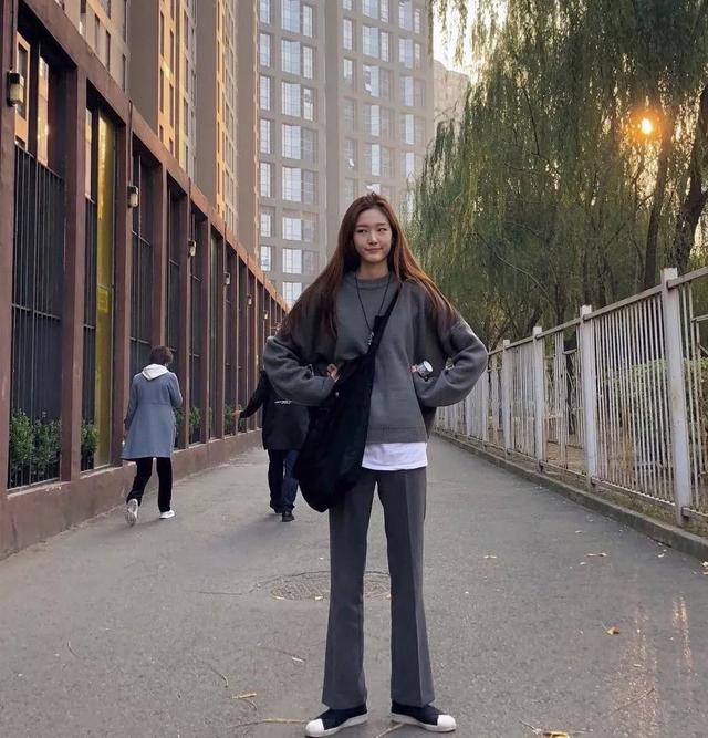 00后、神颜、长腿、YG麻豆，别人的19岁都是这样开挂的吗？