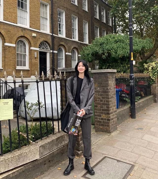 00后、神颜、长腿、YG麻豆，别人的19岁都是这样开挂的吗？