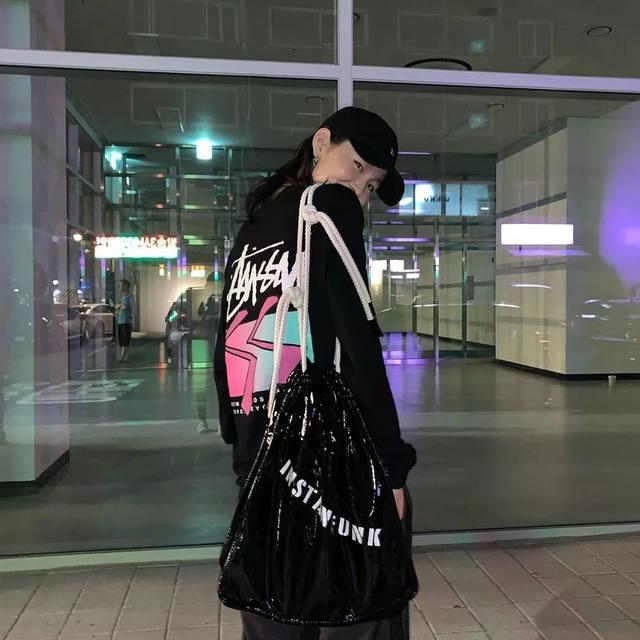 00后、神颜、长腿、YG麻豆，别人的19岁都是这样开挂的吗？