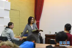 苏日娜：美丽世界 说给你听图片