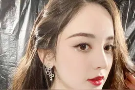 娜扎讲英语开口跪，其实老外更怕的口音是这样的图片