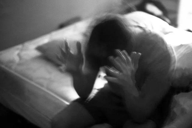 女友爱上别人，他想报复却错杀一女孩！27年后警察的一句话，让他彻底崩溃