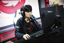 林炜翔 从默默无闻到世界第一ADC图片