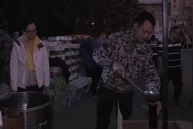 为扑救山火，有消防员两天没喝上热水视频封面