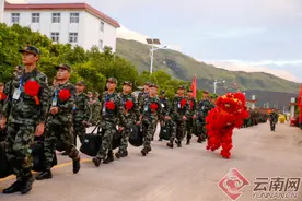 迷彩青春在军营扬帆起航（组图）图片