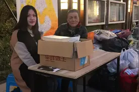 杭州一小区自发捐赠上万公斤衣服！零下十几度，这些孩子却还穿着单衣...图片