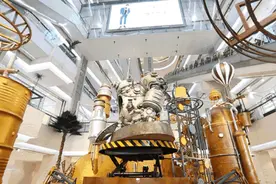 好玩│蒸汽火车“空降”商场，带你穿越回维多利亚时代图片