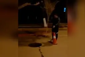 下水道井盖遗失，的哥停运半小时设警示牌视频封面