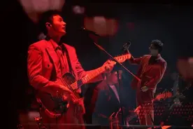 “一个人就是一支队伍”的他来了！李荣浩“年少有为”三天后唱响武汉图片