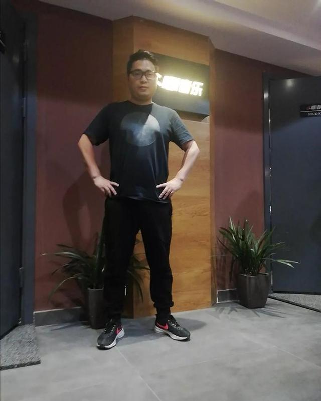 温暖又有才！受全班同学爱戴的这班主任，自创词曲写了系列班歌