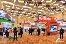 为扶贫代言！山东台主播化身“吃播博主”逛吃农优产品大集图片