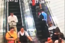 行李箱从电扶梯上滑落砸伤人，箱主人判赔11.5万视频封面