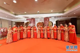 建设者的集体婚礼图片