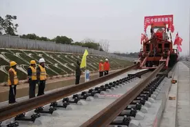 合安铁路铺轨！未来合肥到深圳仅6小时视频封面